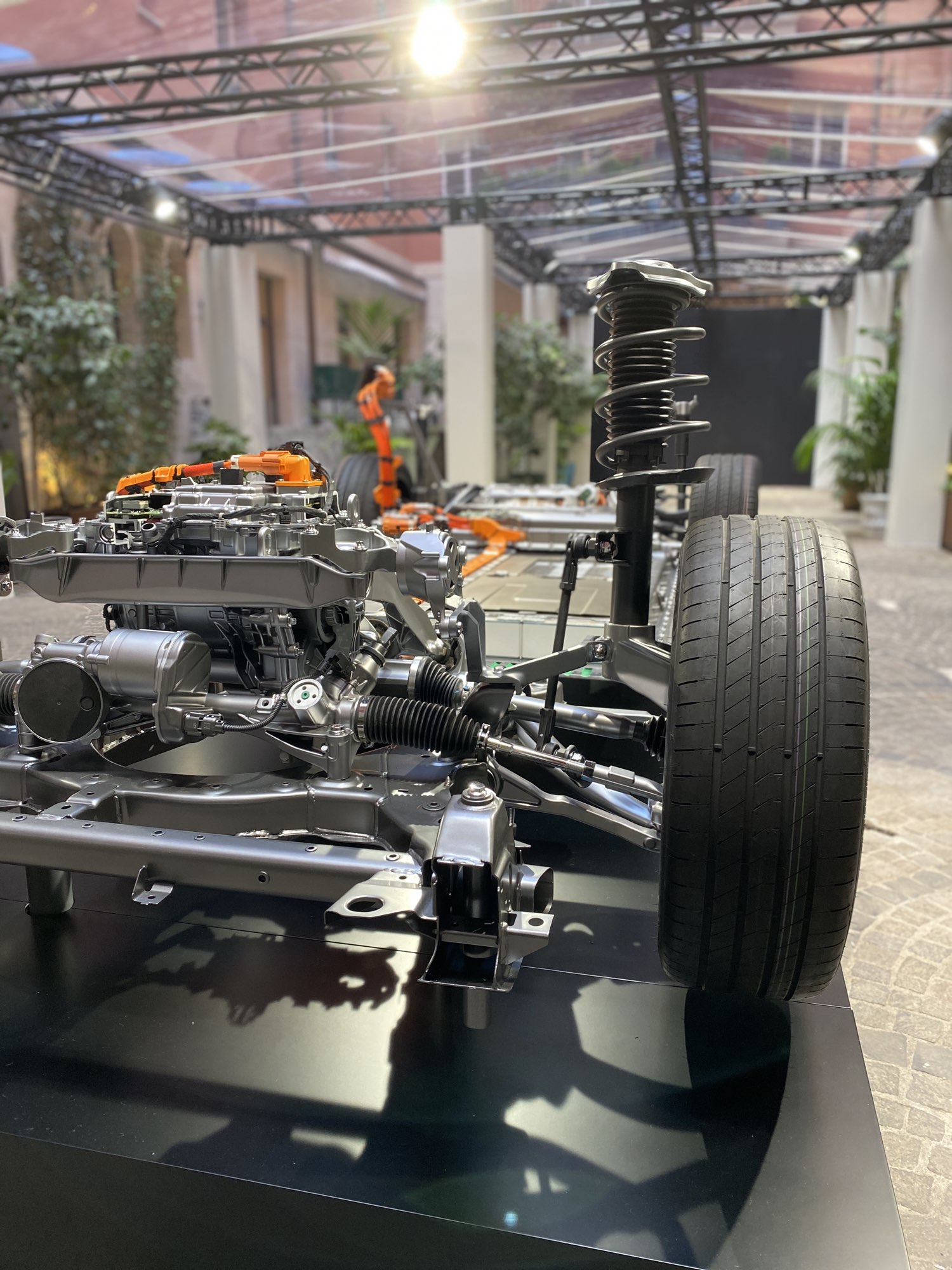 Closeup Drivetrain CLA W Hotel Rom